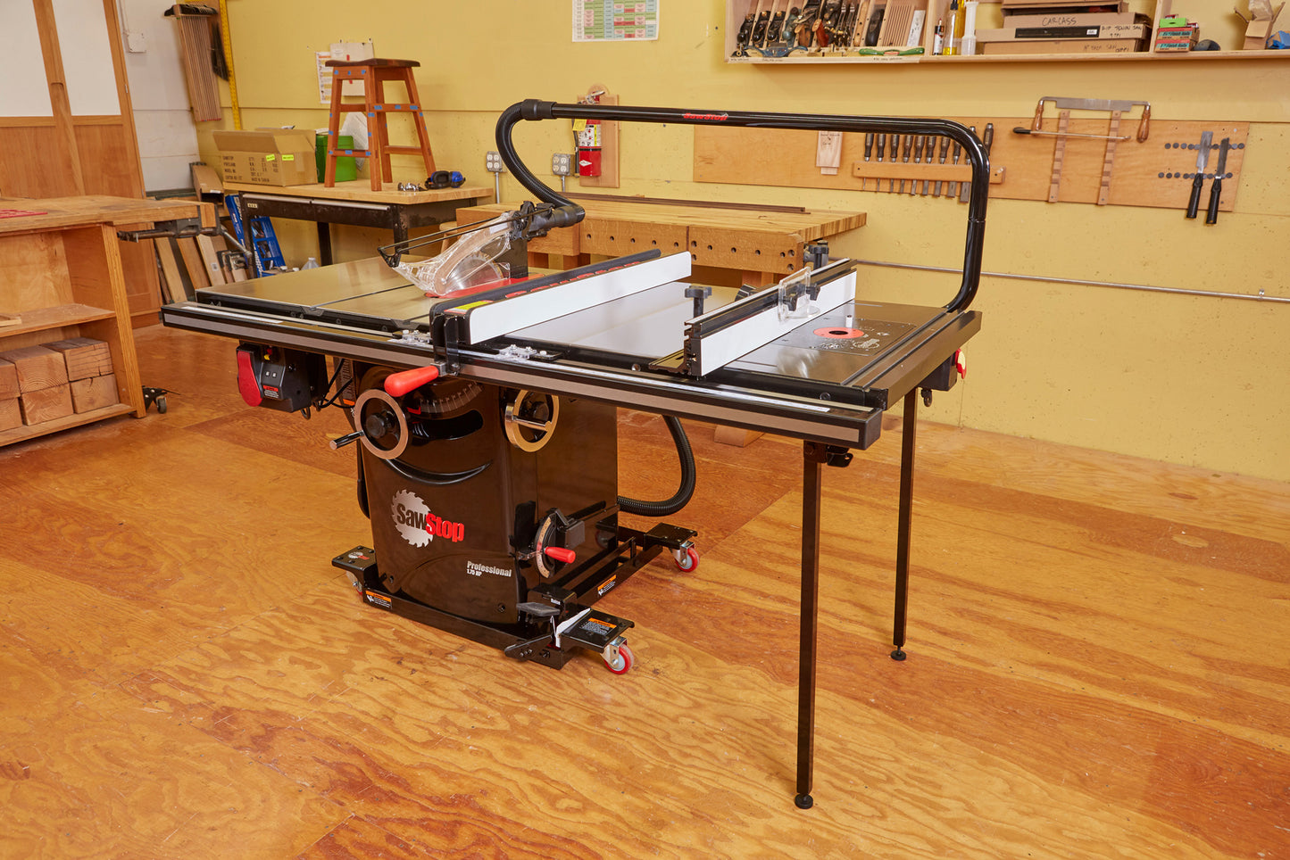SawStop® 30" In-Line Router Table | RT-TGI